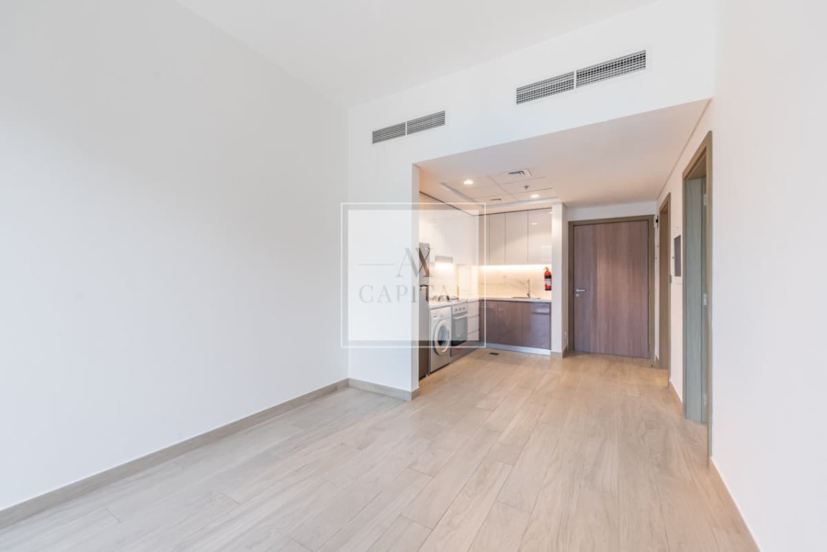Vacant | Spacious | Mid-Floor l Negotiable - 2
