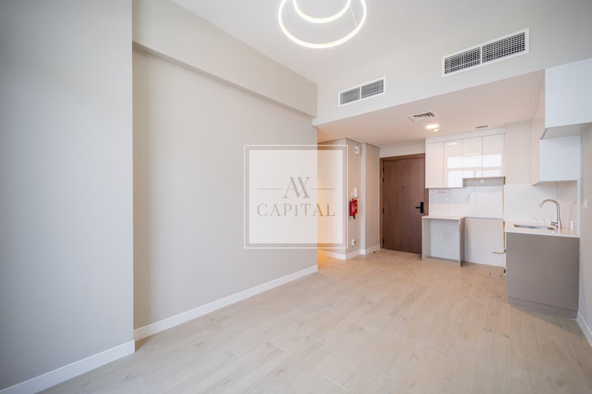Spacious | Vacant | Exclusive | Ready to Move - 2