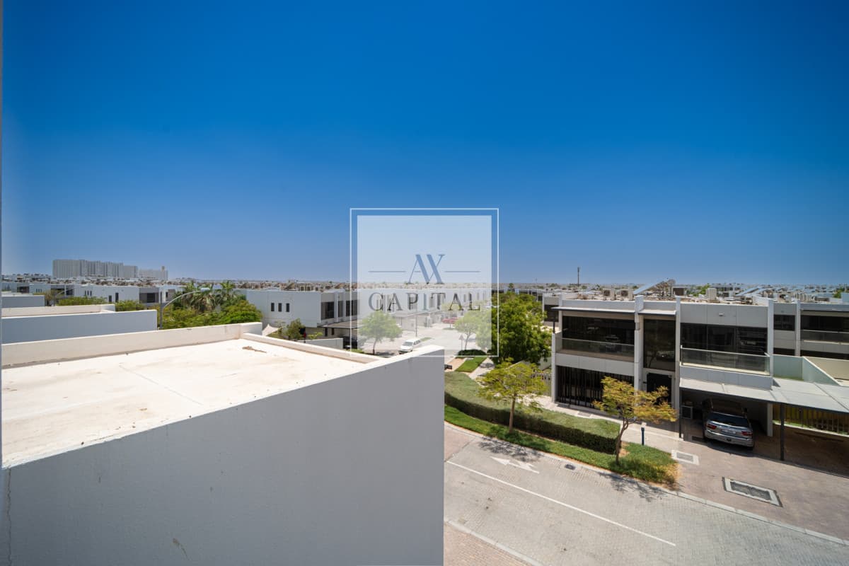 Single Row | Vacant| Large Layout | Maid Room