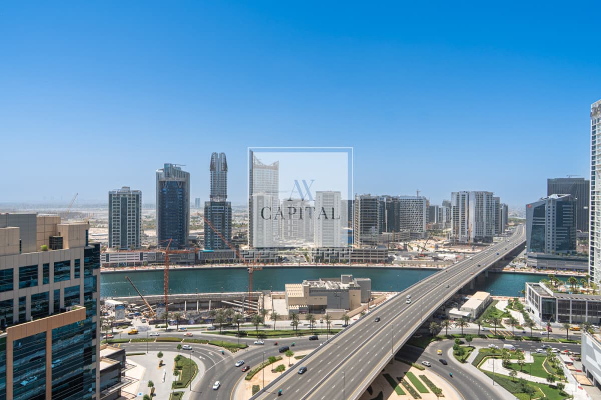 Canal View | High Floor | Spacious | Available