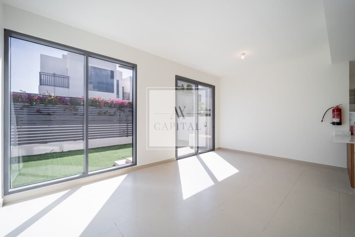 End Unit | Largest Plot | Vacant Now - 3