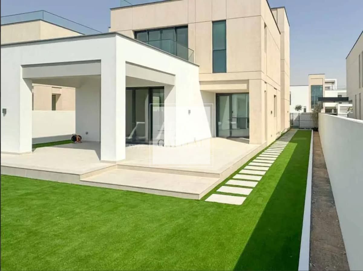 Modern New | Large Layout | Close to Amenities - 1