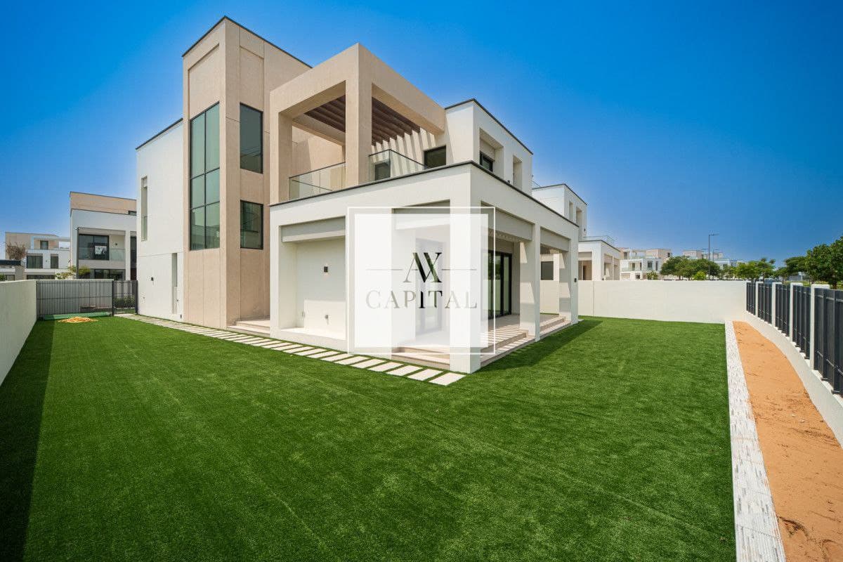 Spacious 4BR Townhouse | Vacant and Luxurious