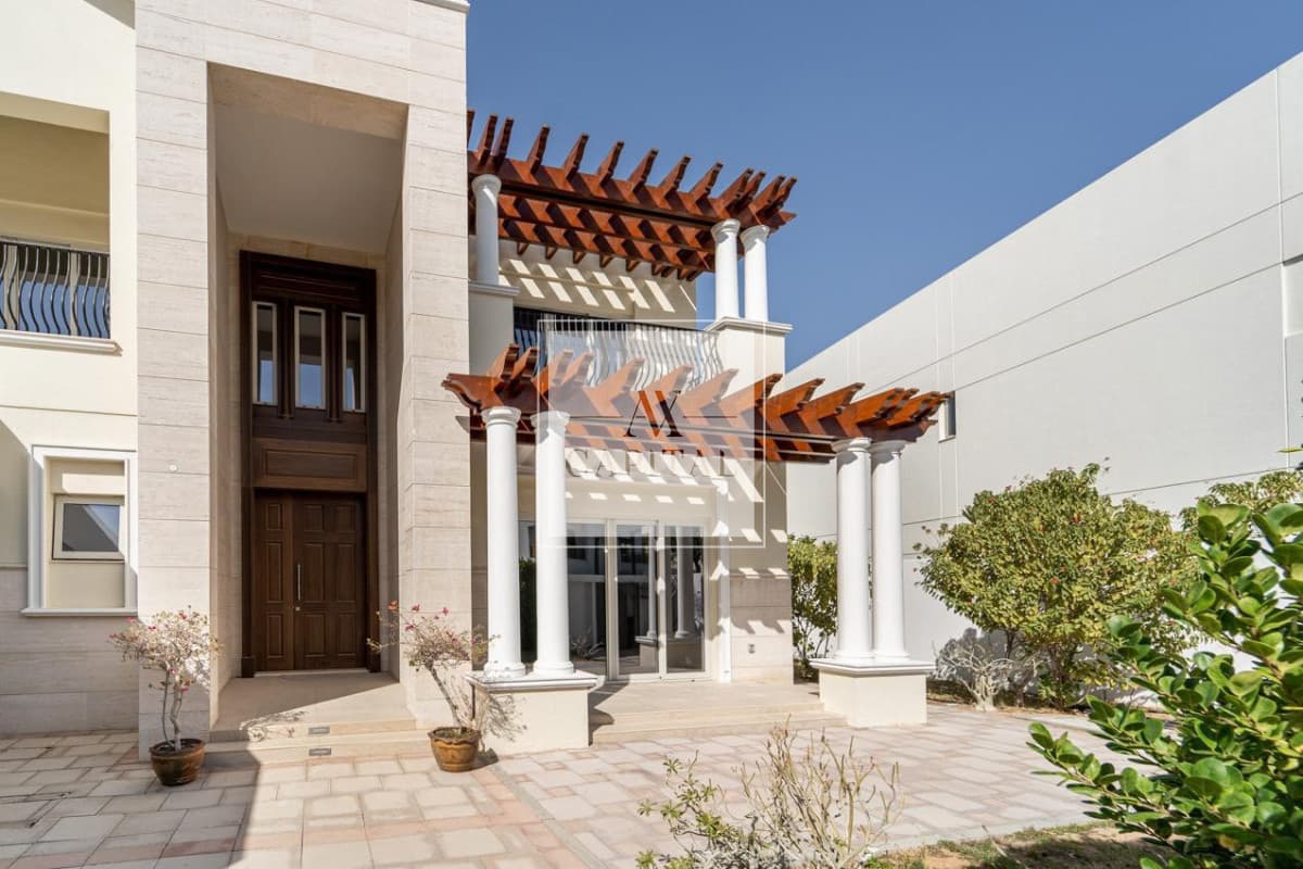 Contemporary Inspired | 4 Beds Villa | Near Club - 2