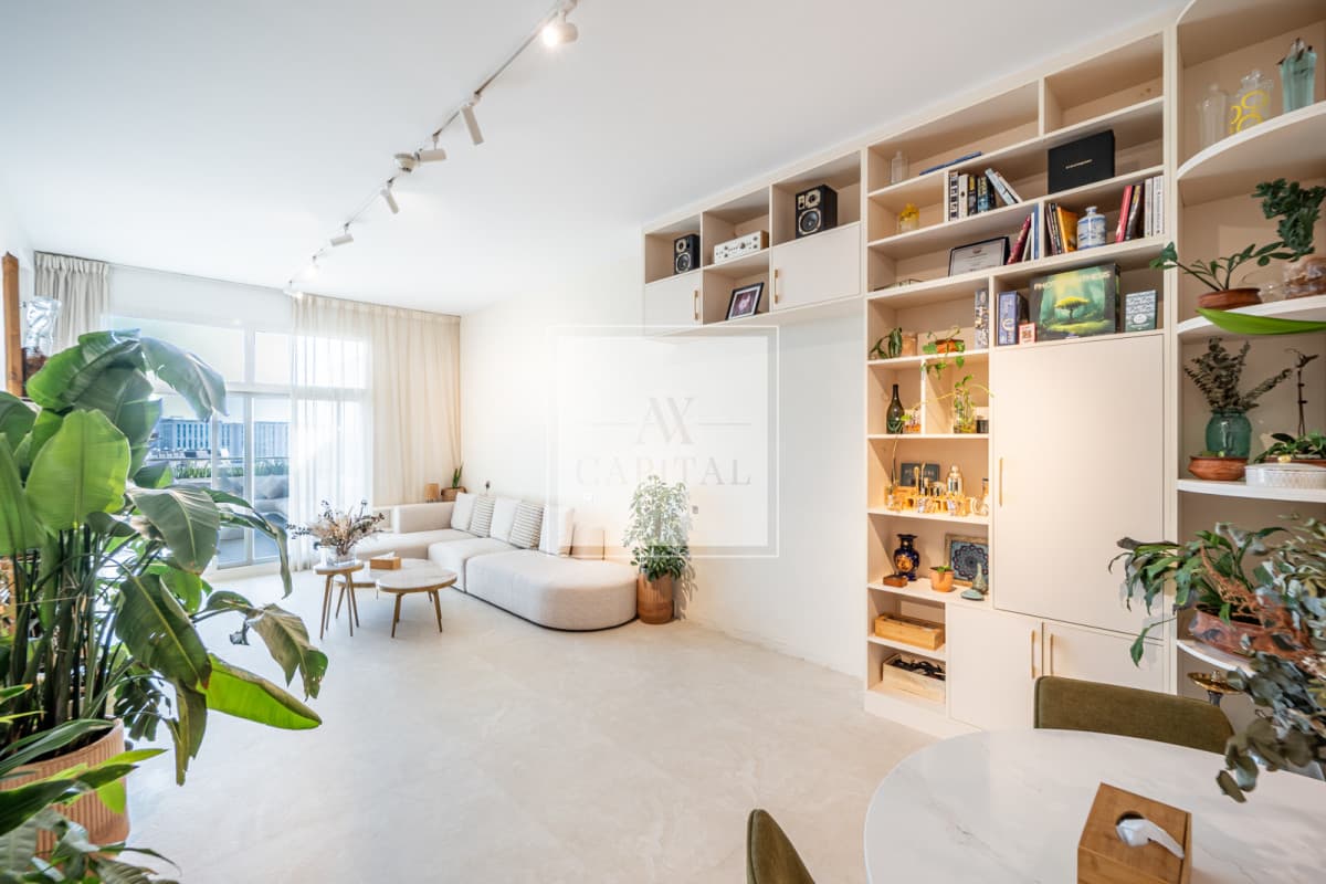 VOT | Upgraded | Fully Furnished | Spacious - 3