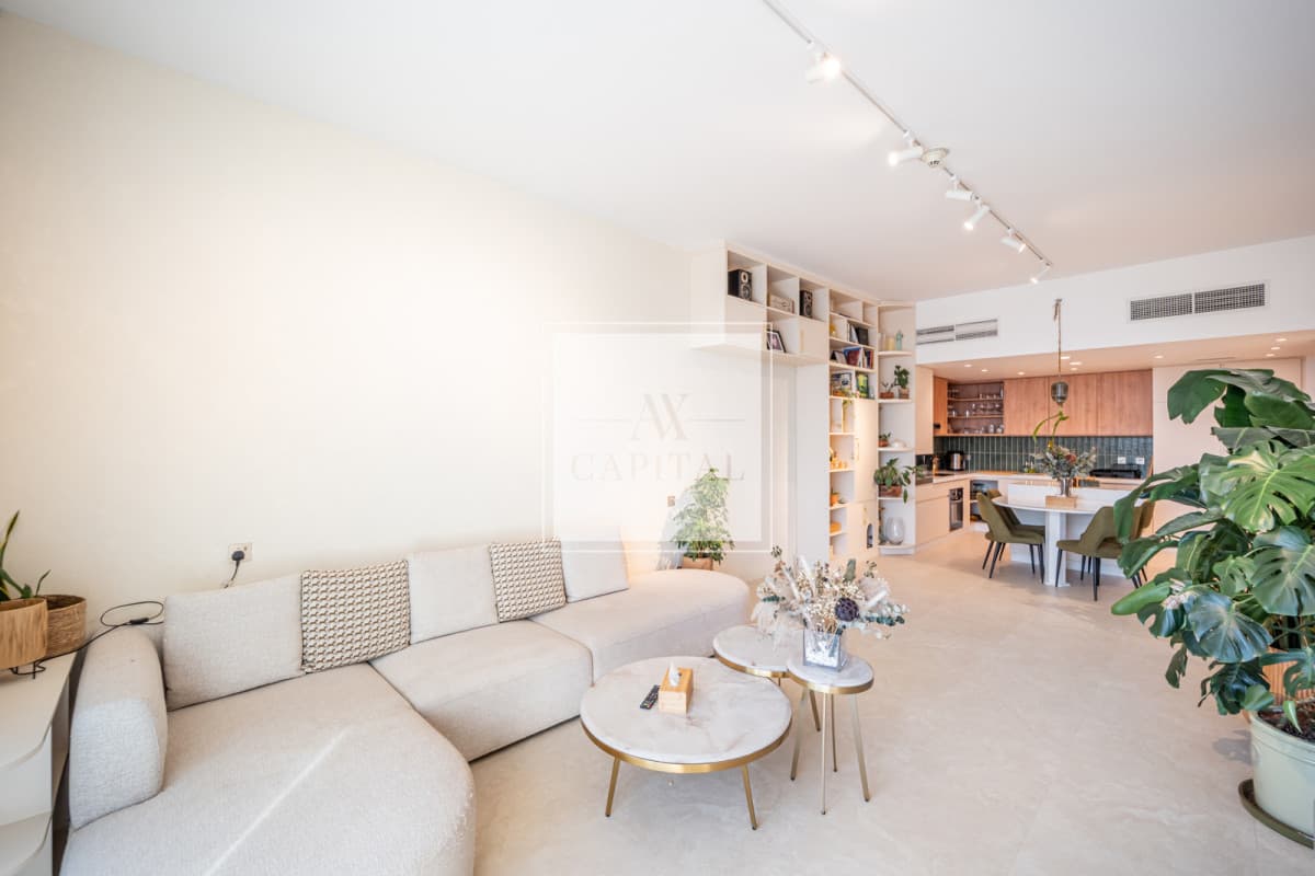 VOT | Upgraded | Fully Furnished | Spacious - 2