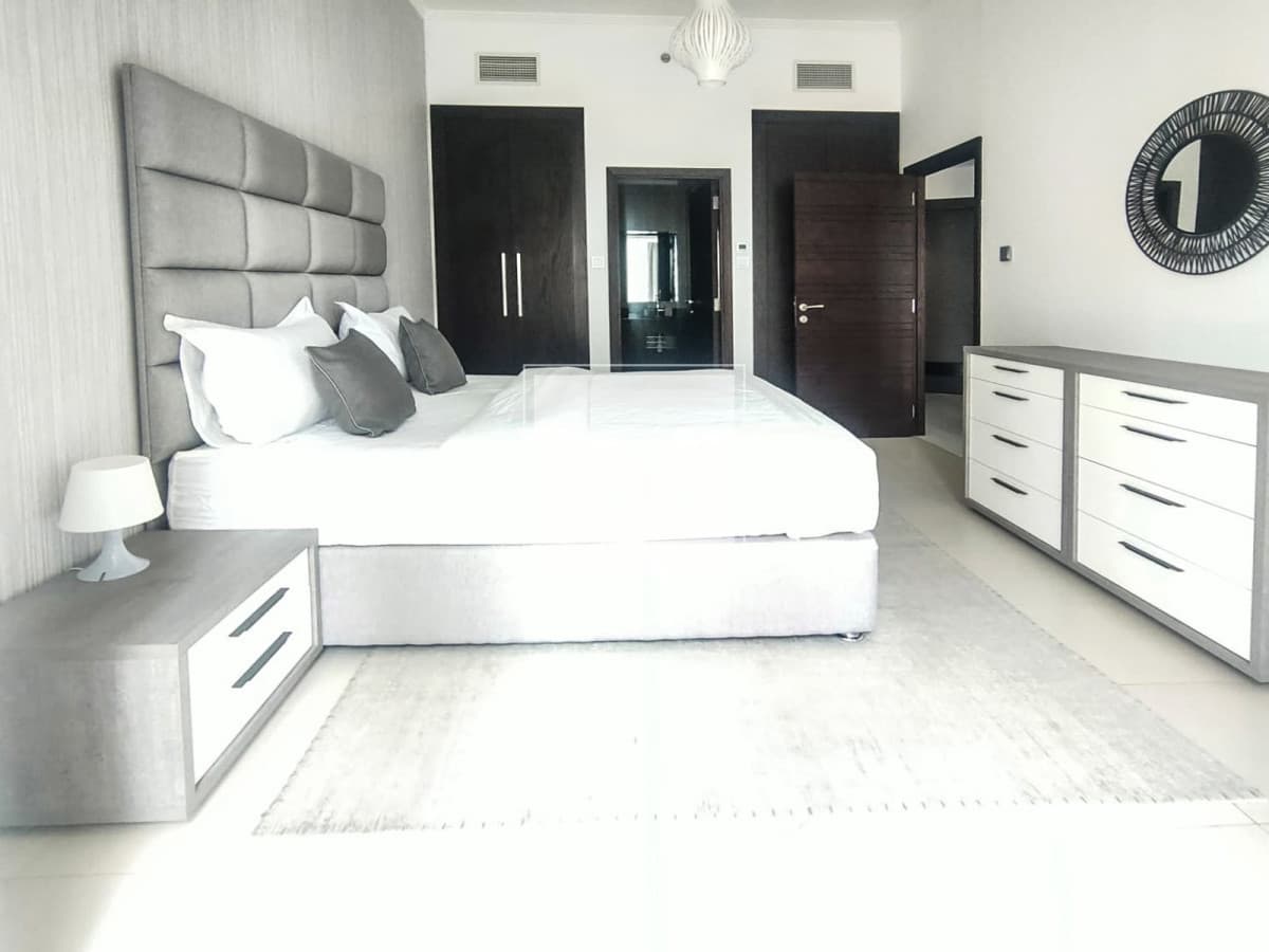 Elegantly Furnished | Marina | Sea Views - 3