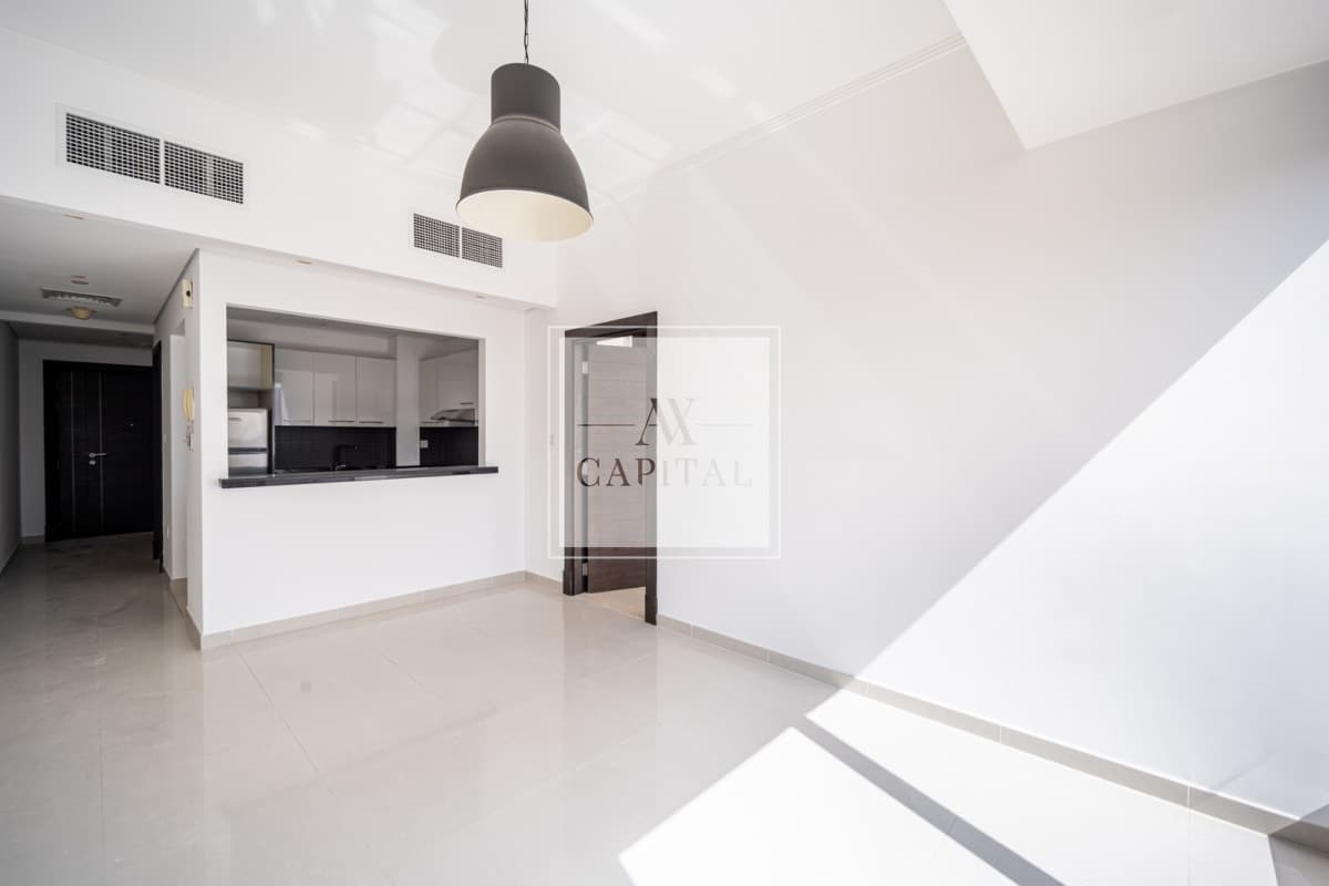 1 BR | Unfurnished | Near Tram & Marina mall - 2