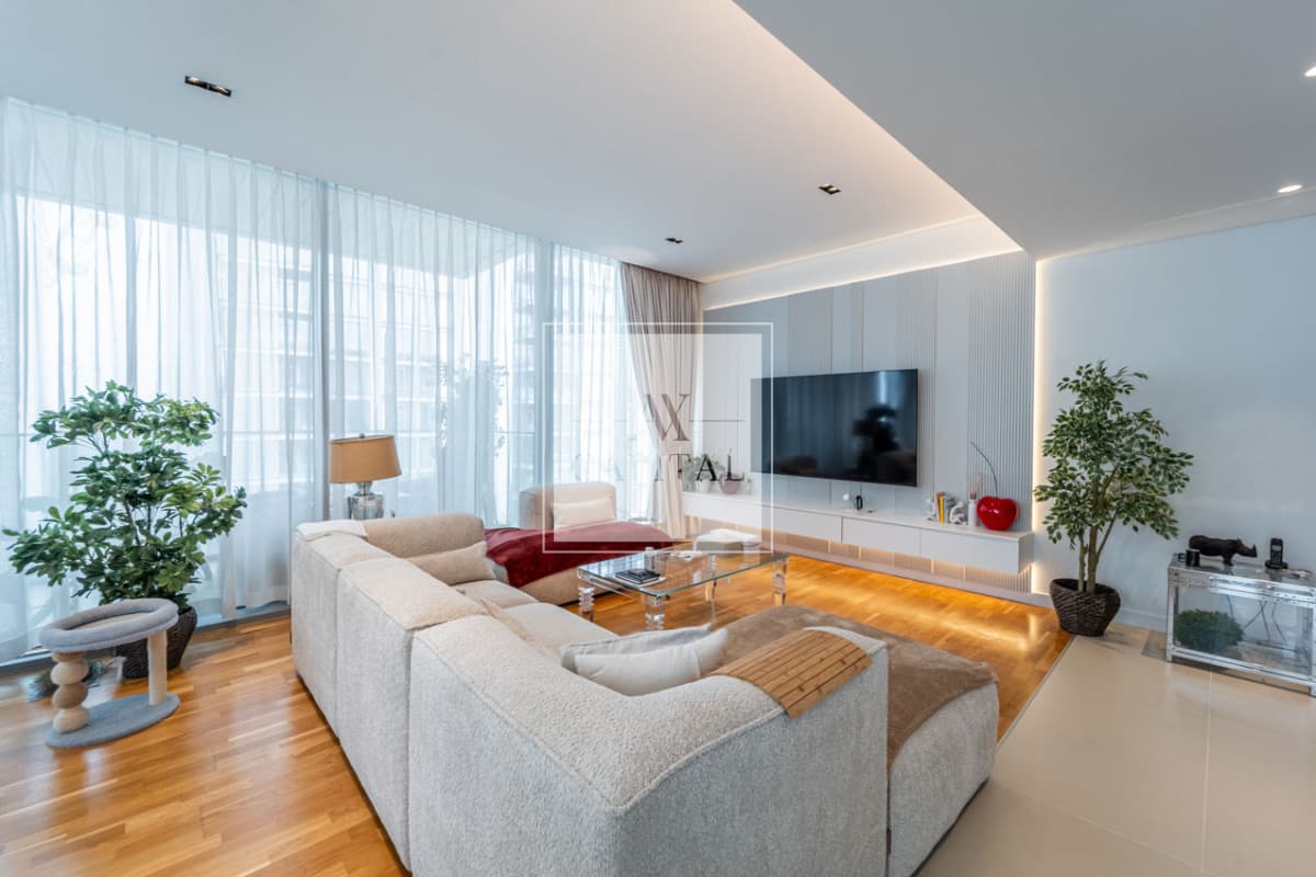 Corner Unit | Vacant | Spacious Layout - 3
