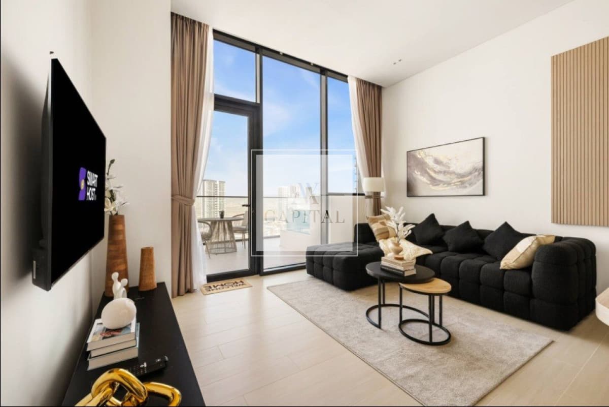 Luxury 1BR Plus Pool | fully furnished | Vacant - 3