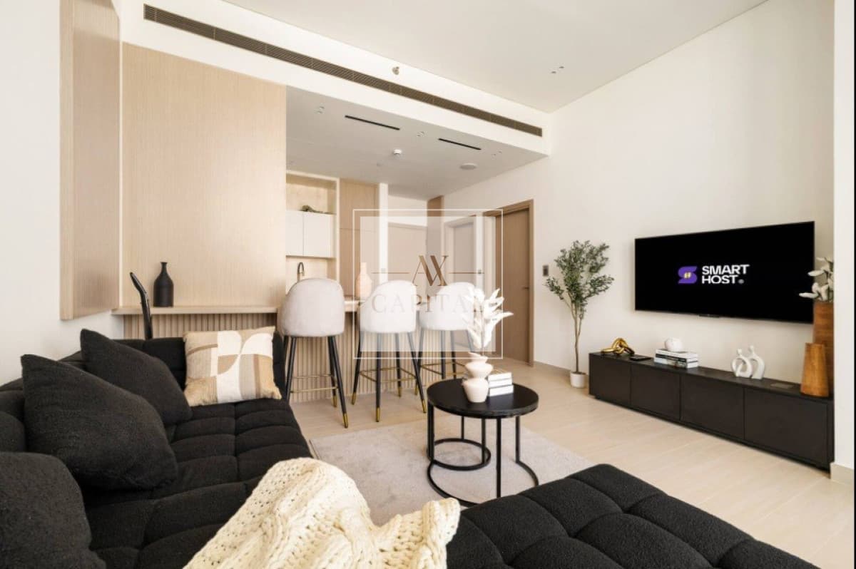 Luxury 1BR Plus Pool | fully furnished | Vacant - 1