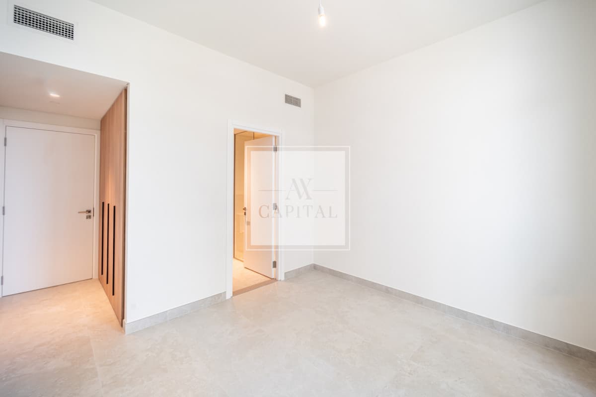 Spacious | 2BR plus Study | Marina and Park View - 2
