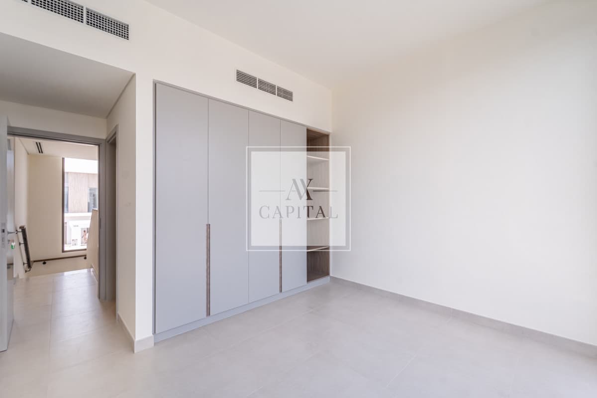 Close to Park | Multiple Options | Single Row - 3