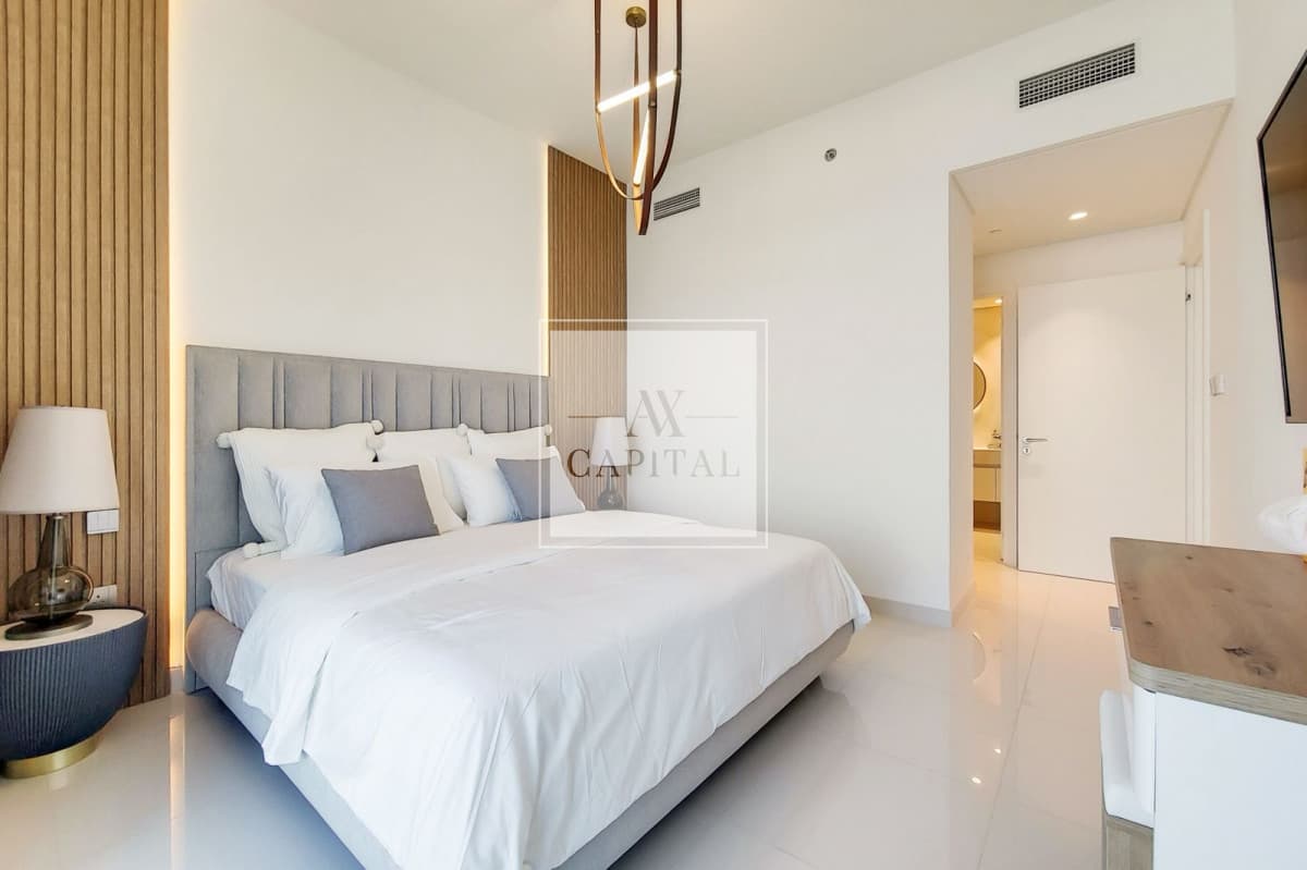 Elegantly furnished| Beach front view| Vacant - 3