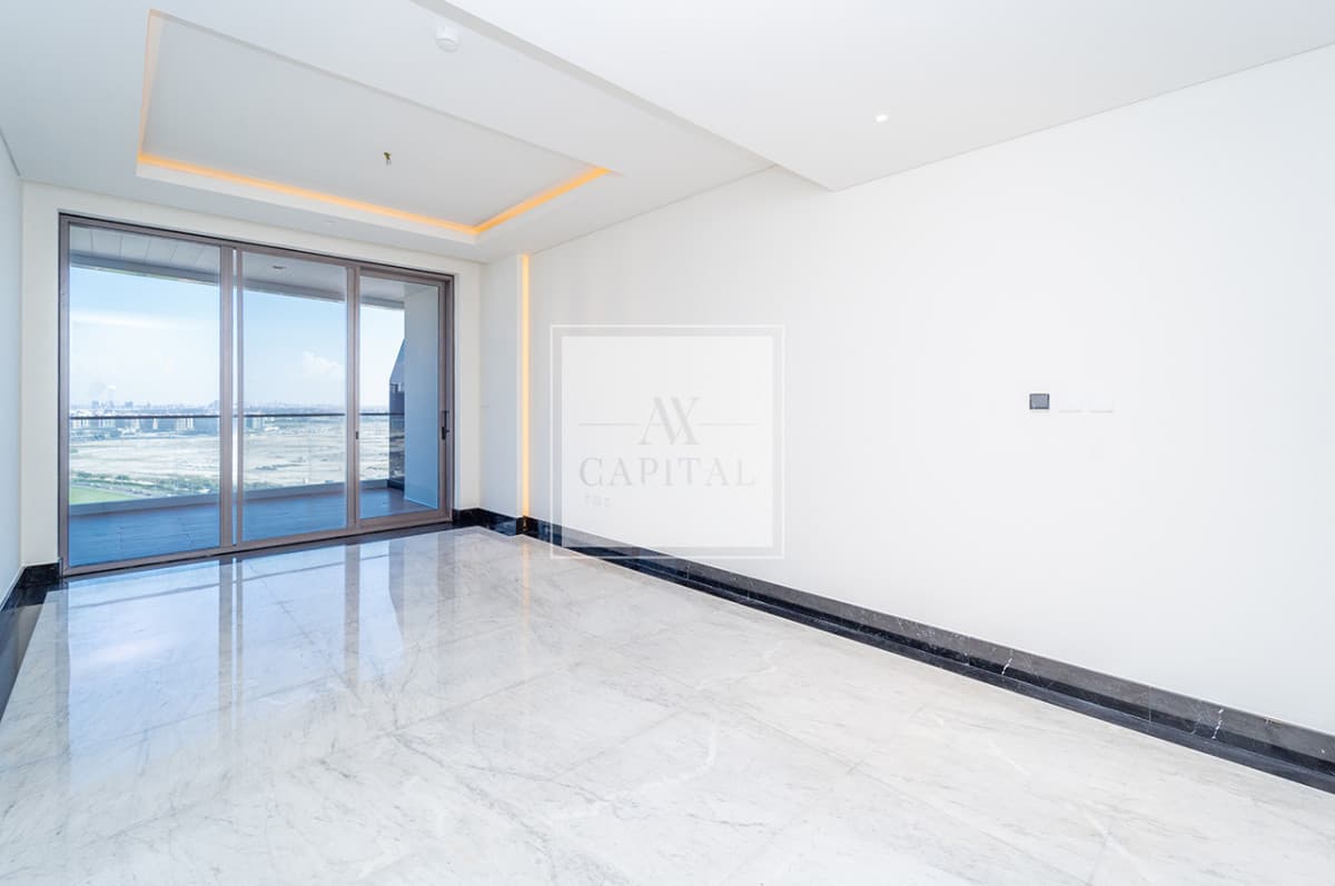 Vacant | Spacious | Jacuzzi | High Floor - 2