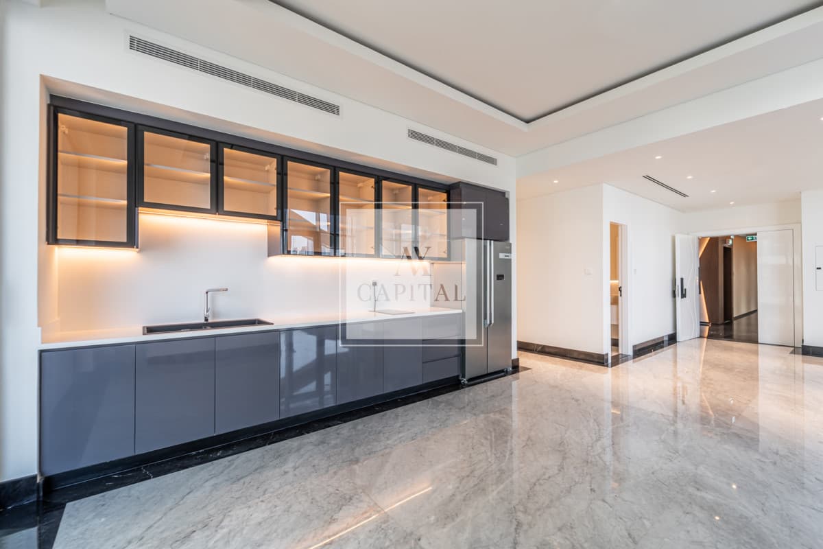 Burj Khalifa and Canal View | 3BR Duplex | Vacant - 2