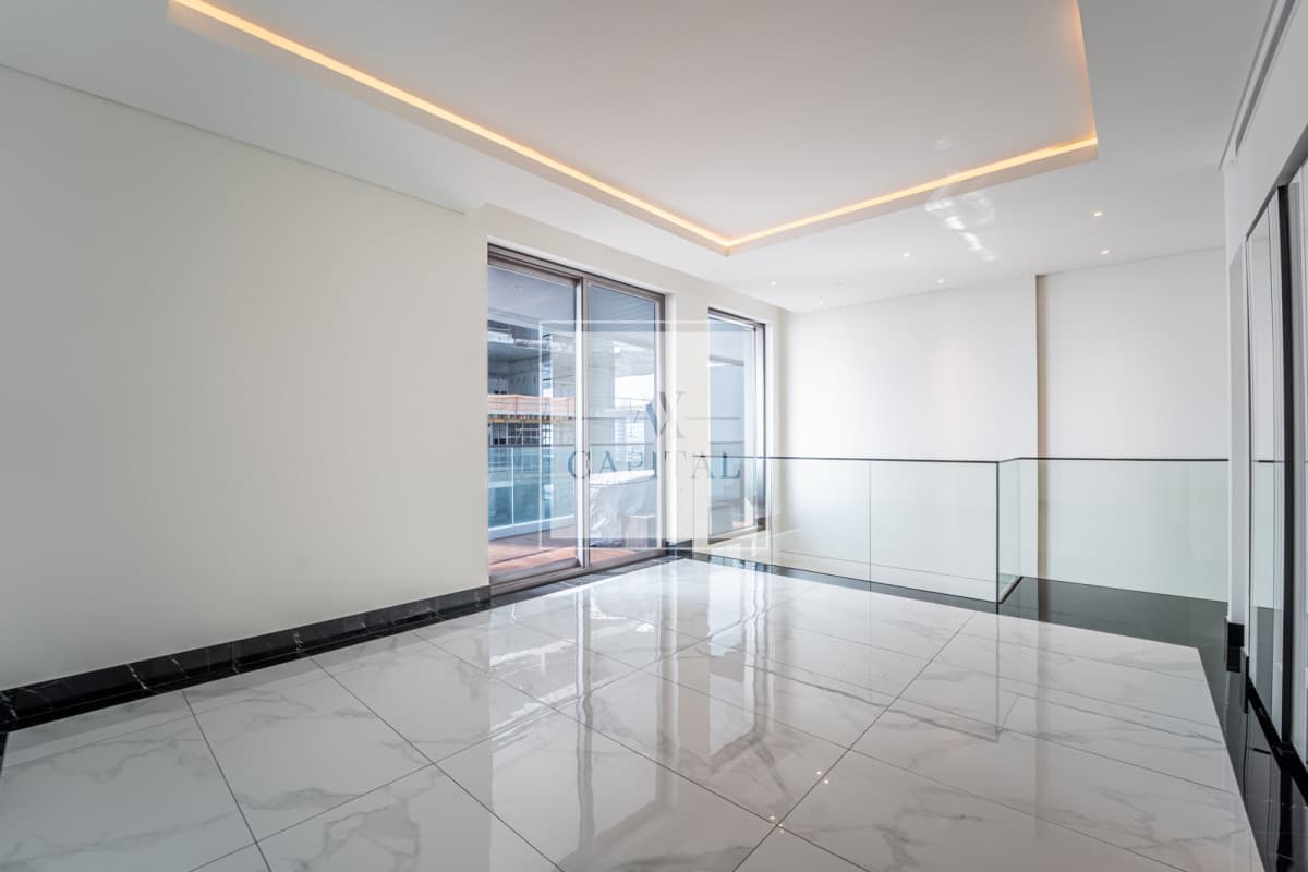 Spacious Layout | 1BR Duplex | Jacuzzi - 1