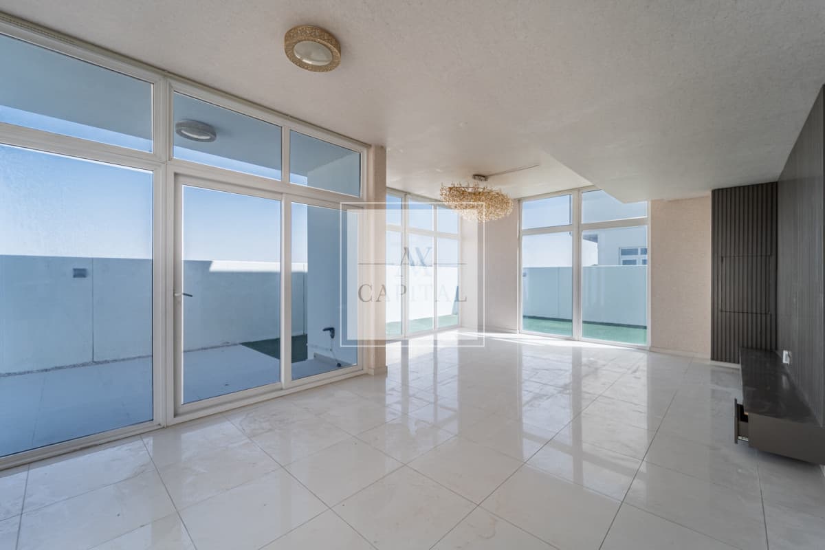 Single row | Ready to move | Bright and Spacious - 2