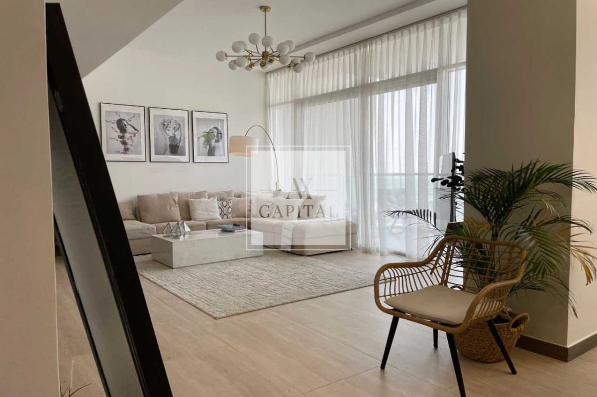 2 BR Duplex | Quality Living | Upgraded - 3