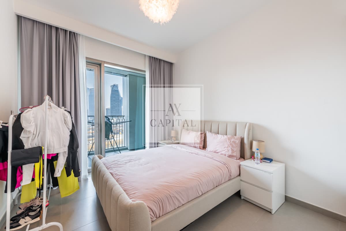 Burj View | Vacant | Big Layout | Mid Floor - 3
