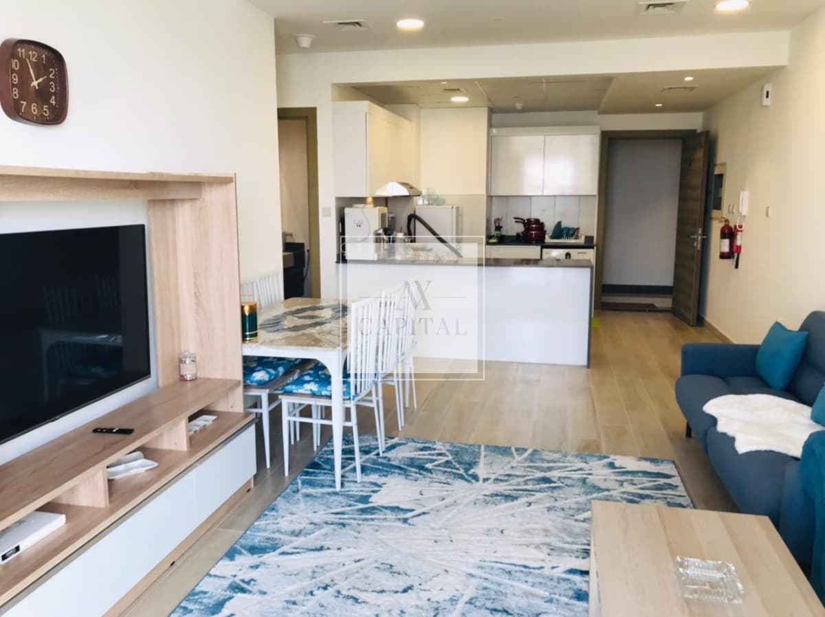 Large layout | unobstructed view | high floor
