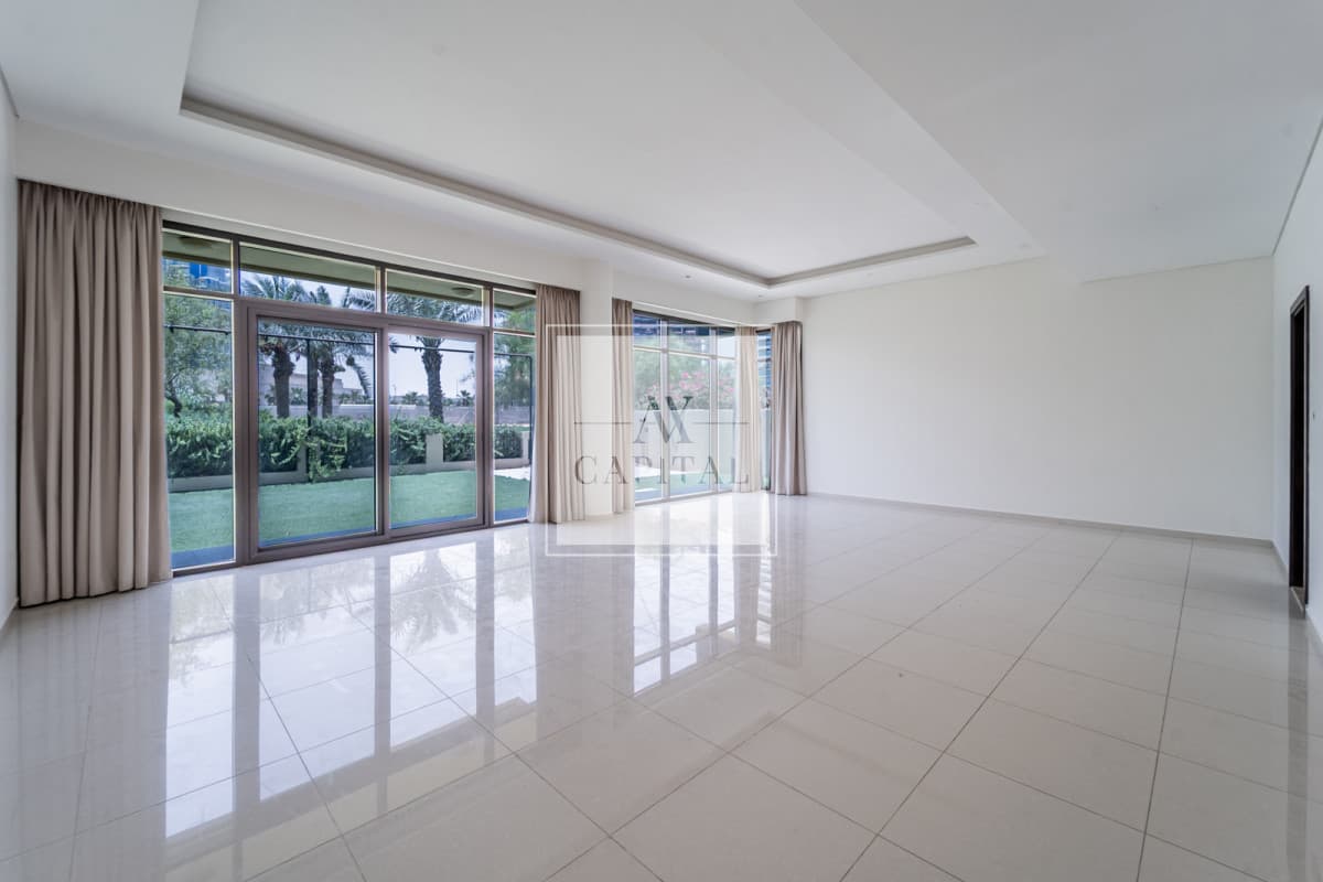 Golf Course view | Amazing location | Large plot - 3