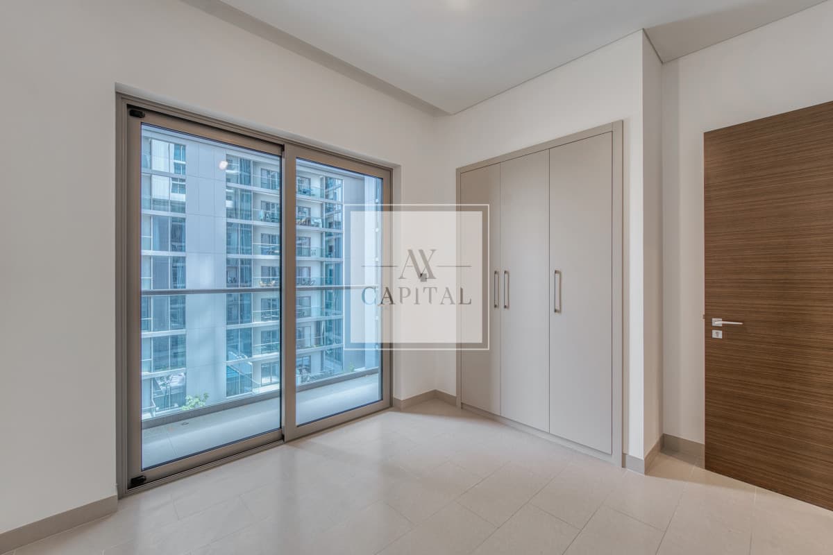 Bright Unit | Pool View | Mid Floor - 3
