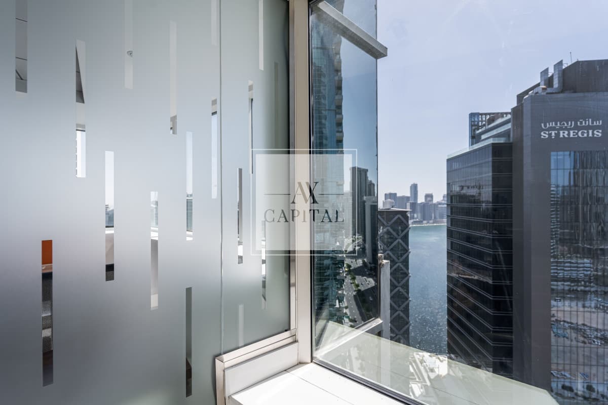 FURNISHED | CANAL VIEW | WR & PANTRY INSIDE