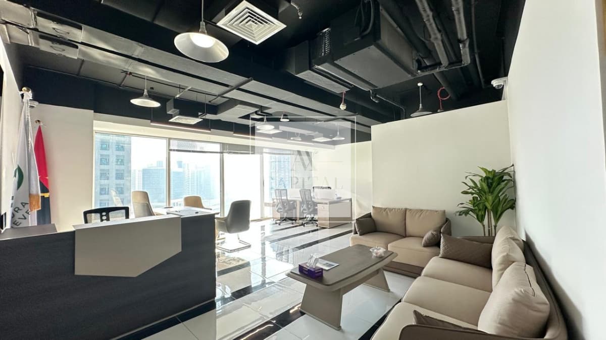 FURNISHED | CANAL VIEW | WR & PANTRY INSIDE