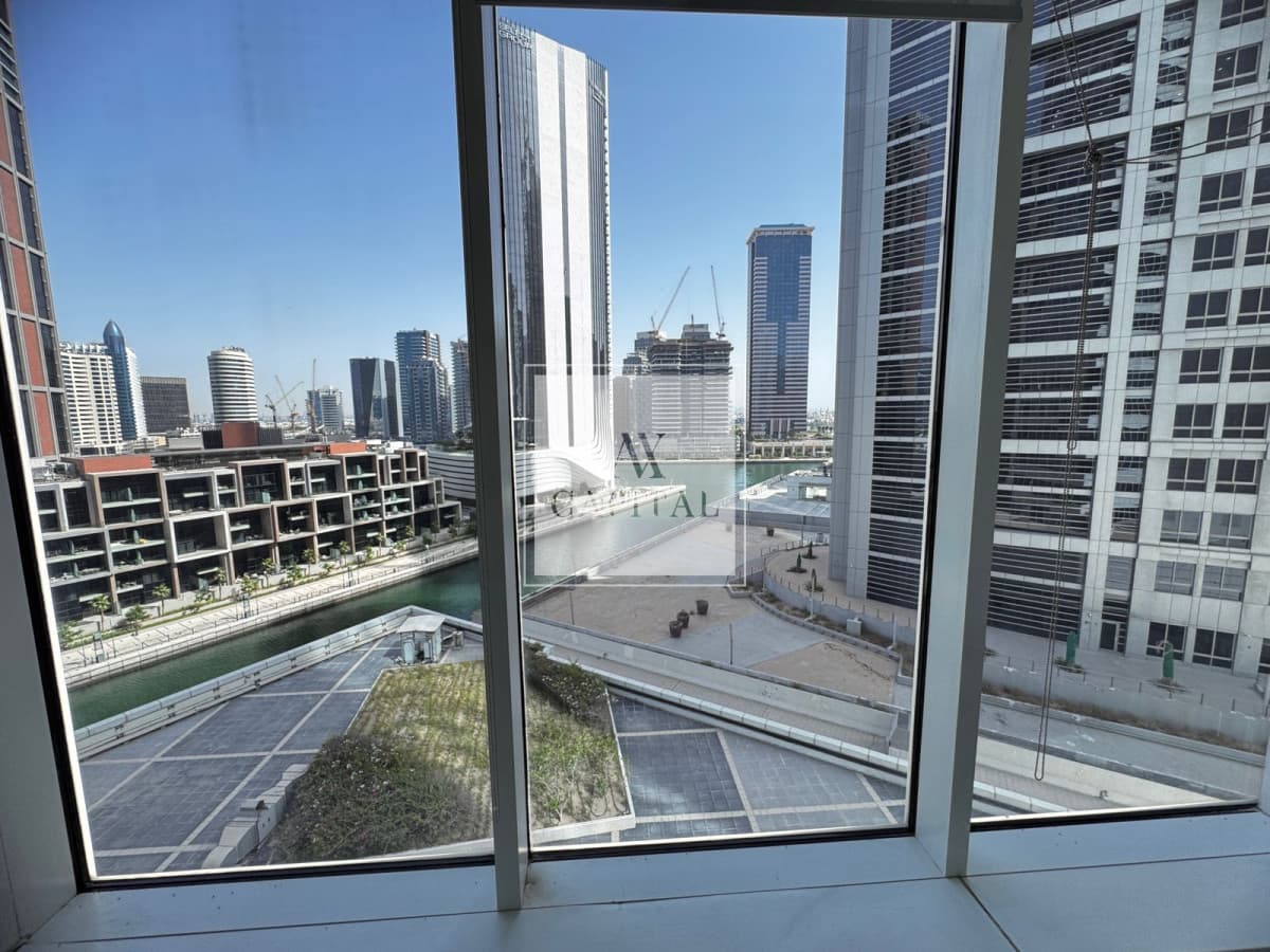FITTED | CANAL VIEW | BUSINESS BAY | Mid Floor