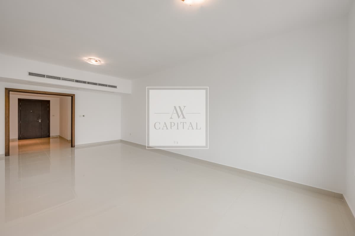 Burj View | Huge Layout | Vacant | Unfurnished - 3
