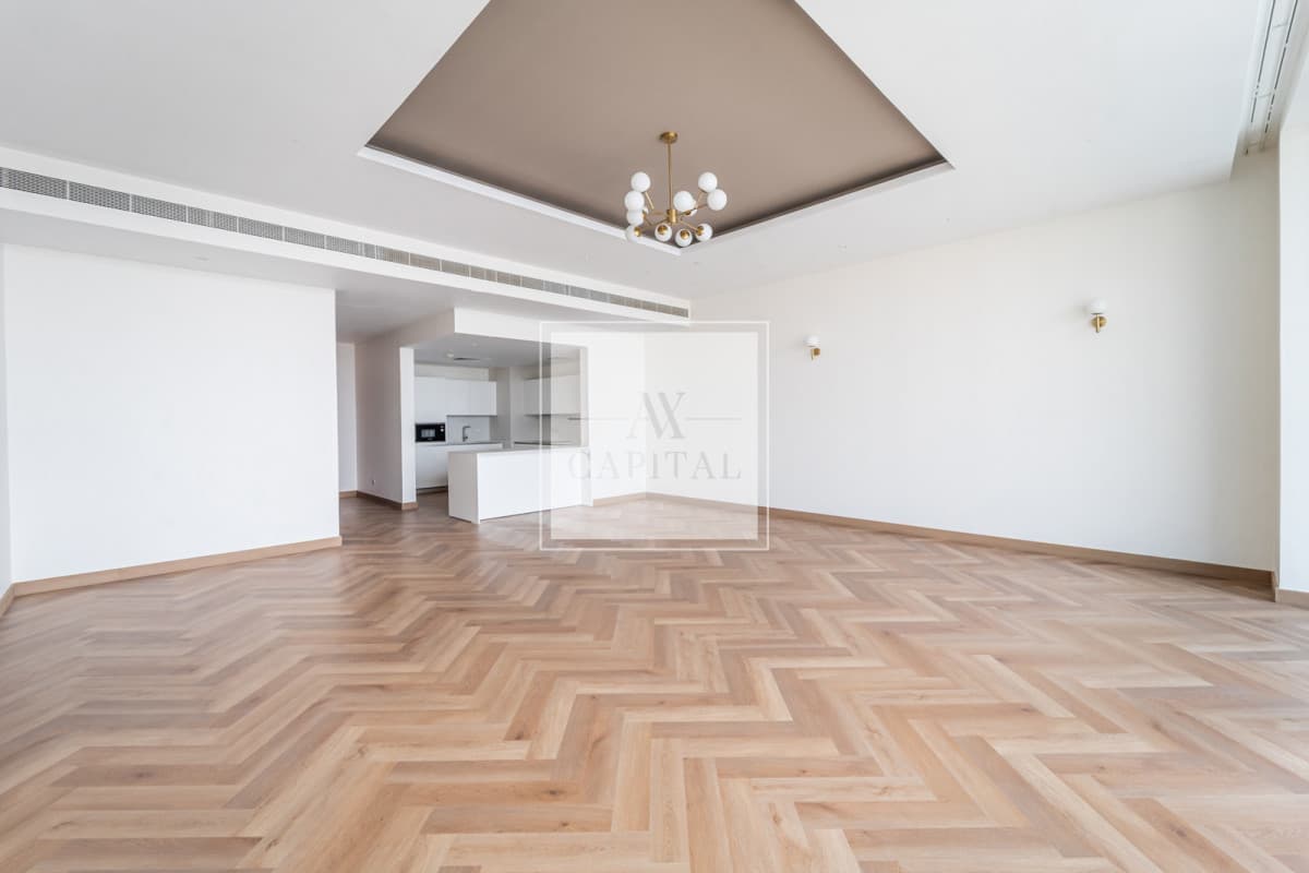 Fully Upgraded | 3 Bedroom Apartment On High Floor - 3