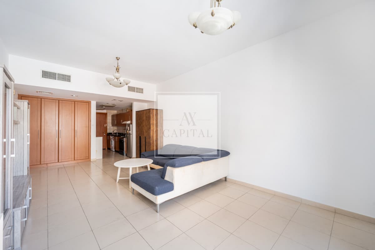 Spacious | Ready To Move | Well Maintained - 3