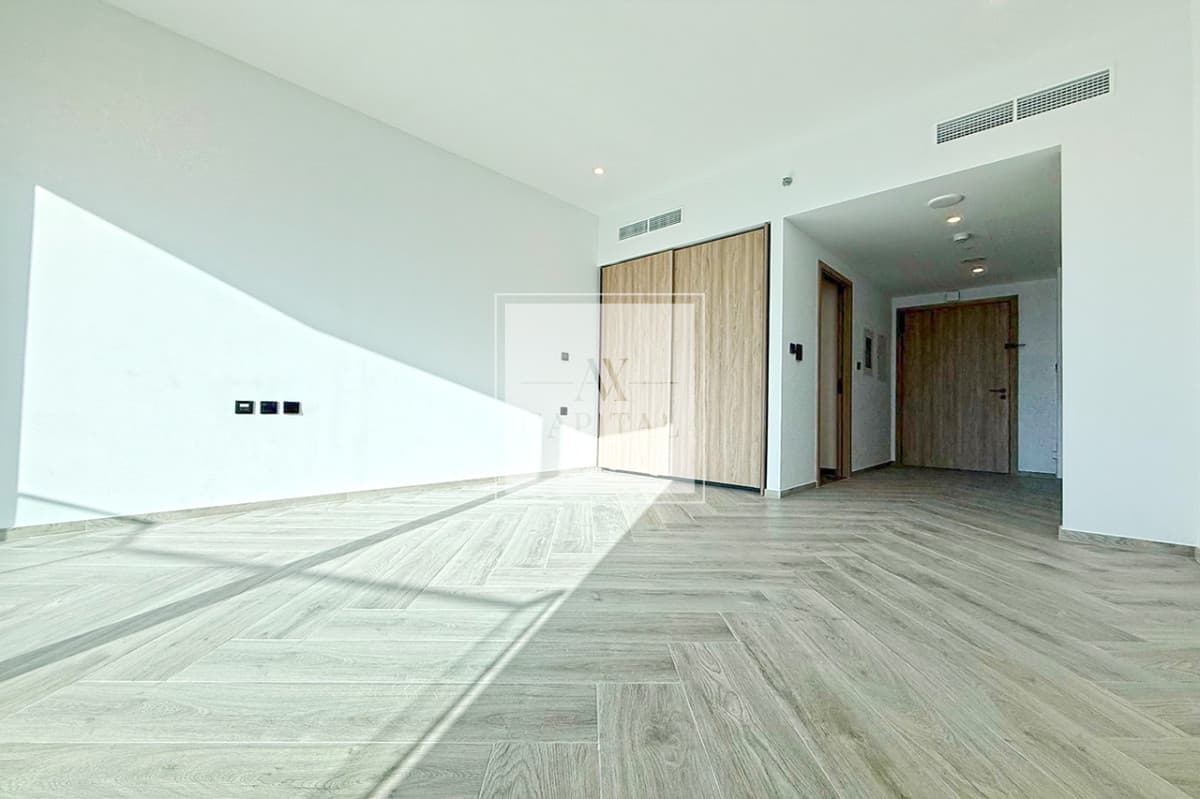 Brand-New Studio | Burj Khalifa View | near Metro - 3
