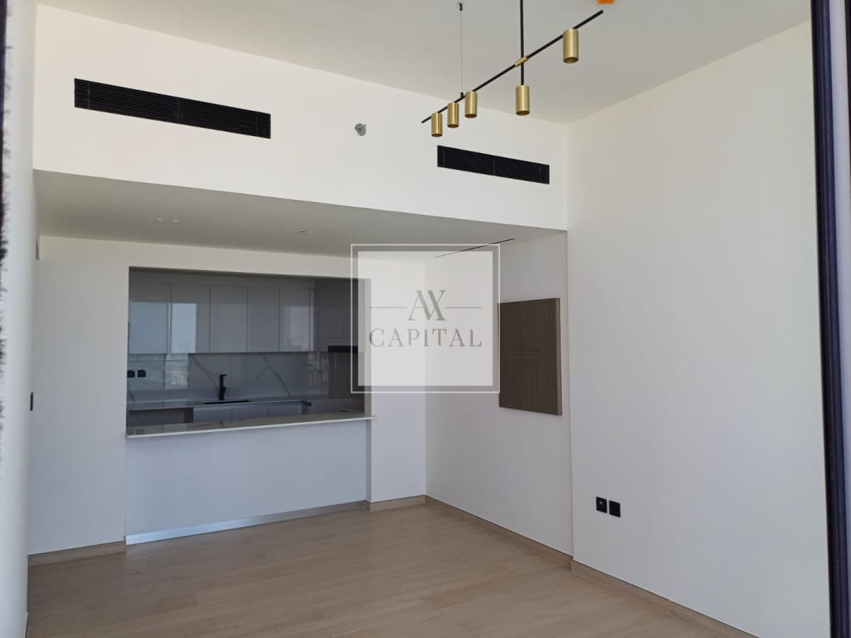 LARGE LAYOUT | HEIGH FLOOR | CLOSE TO ROAD EXIT - 2