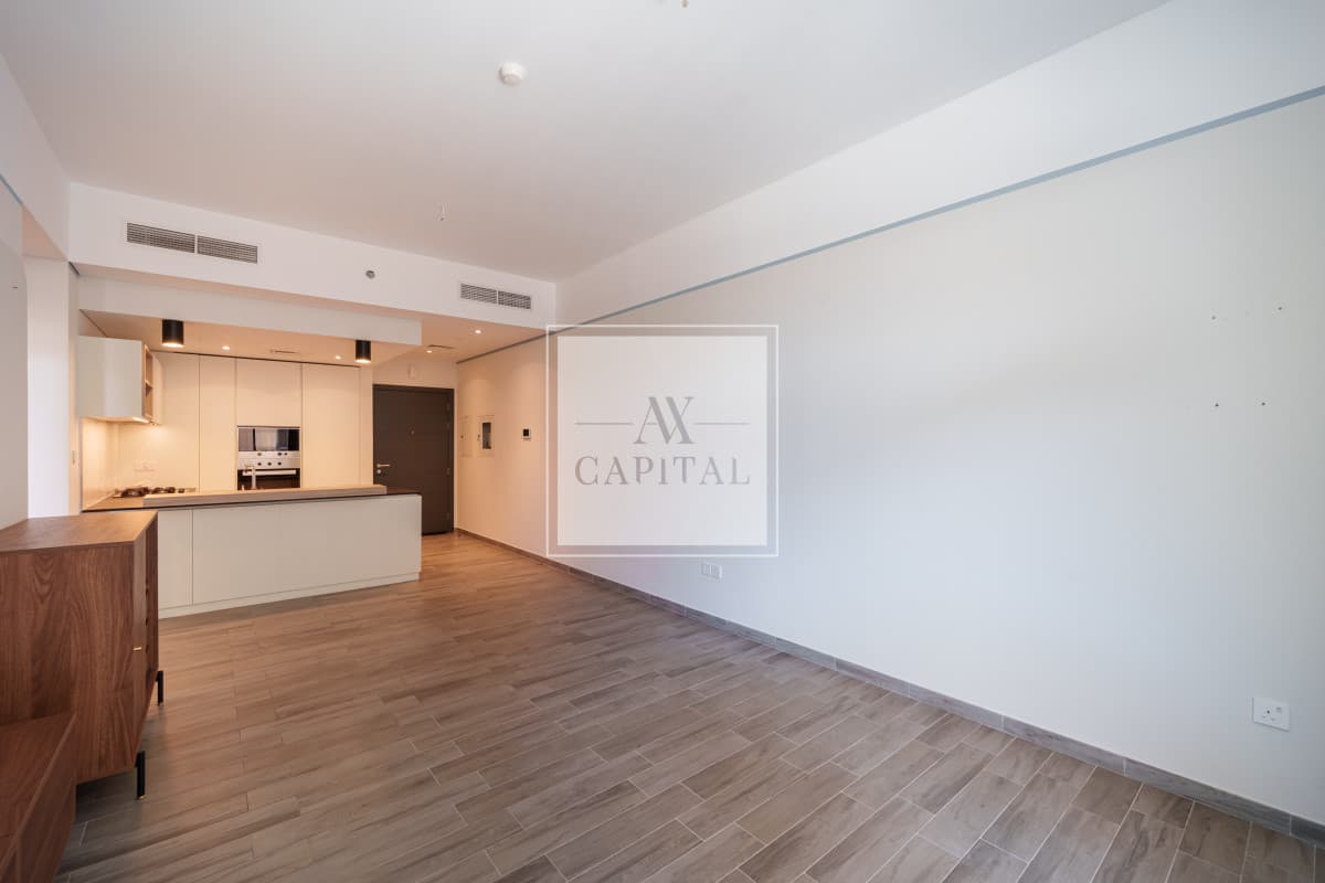 1 Month Free | Ellington | Pool View | Corner - 1