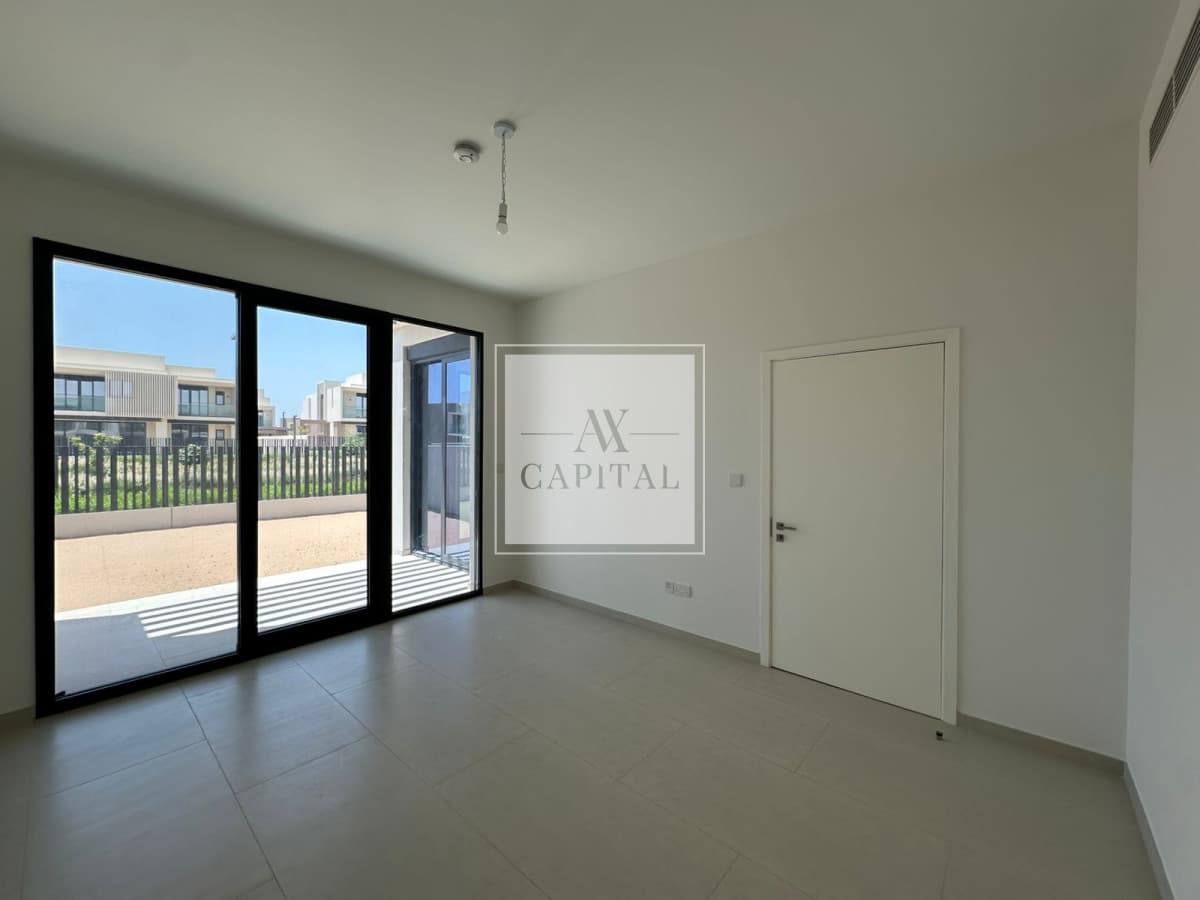 Close To Amenities | Single Row | Corner Unit - 3