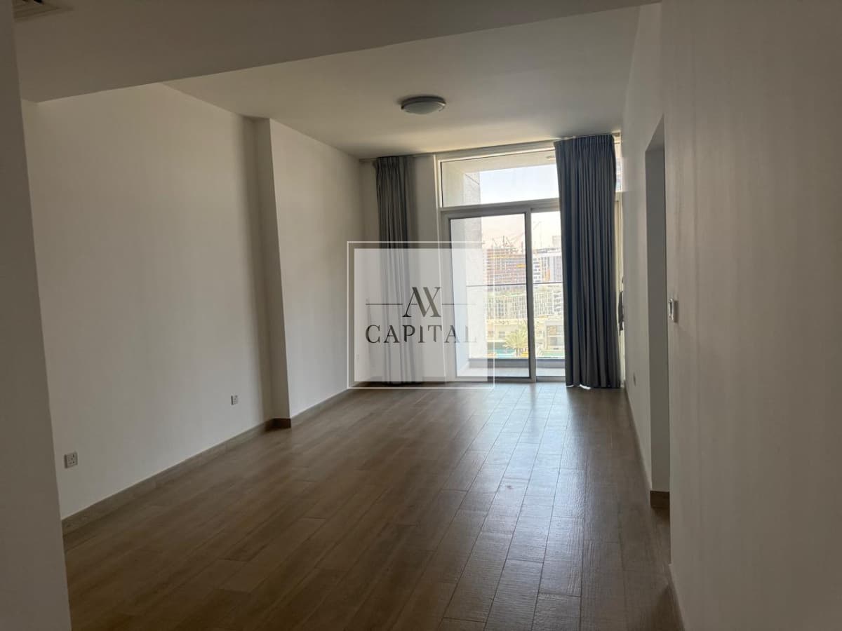 Modern 2BR Apartment | Bright Layout | Mid floor - 3