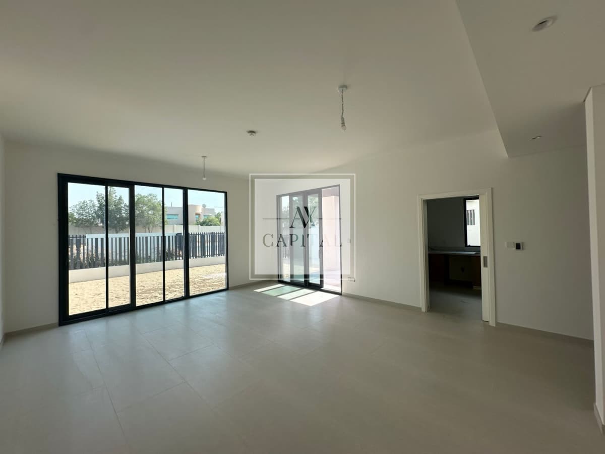 Close To Amenities | Corner Unit | Single Row - 2
