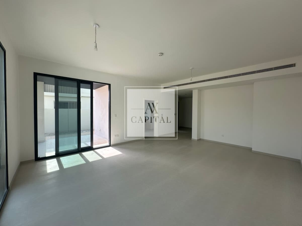 Close To Amenities | Corner Unit | Single Row - 3