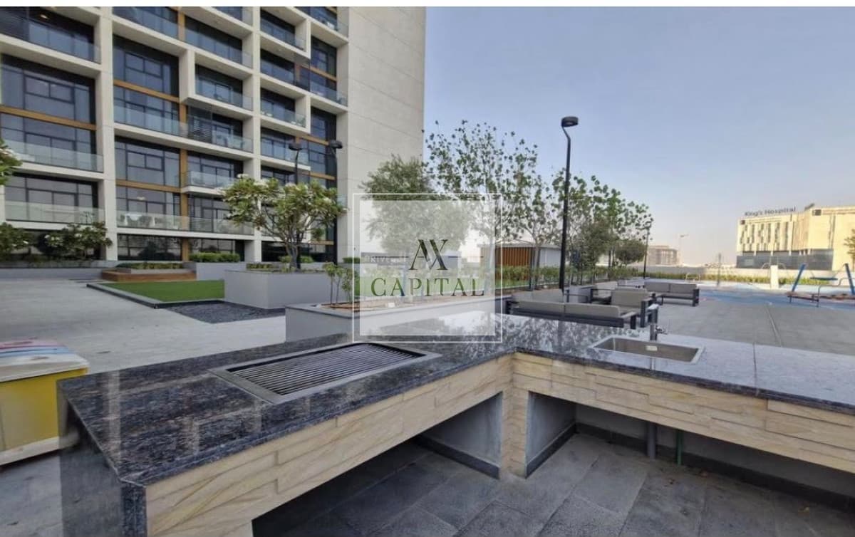 High floor/Close to Park/Unfurnished /Vacant - 2