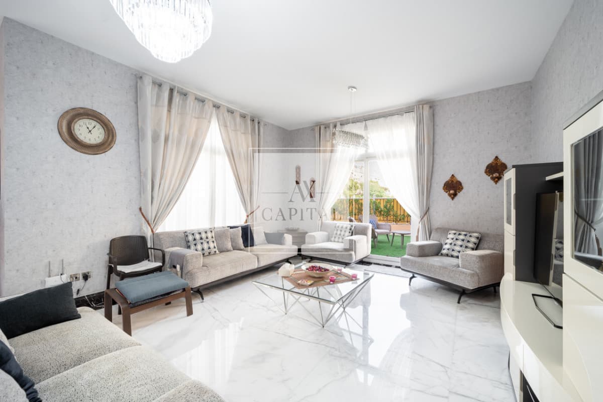 Upgraded | VOT | Fully Furnished | Private Garden - 2