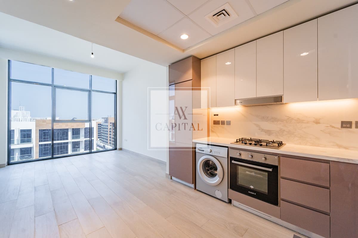 Vacant from Aug | Negotiable | High floor - 2