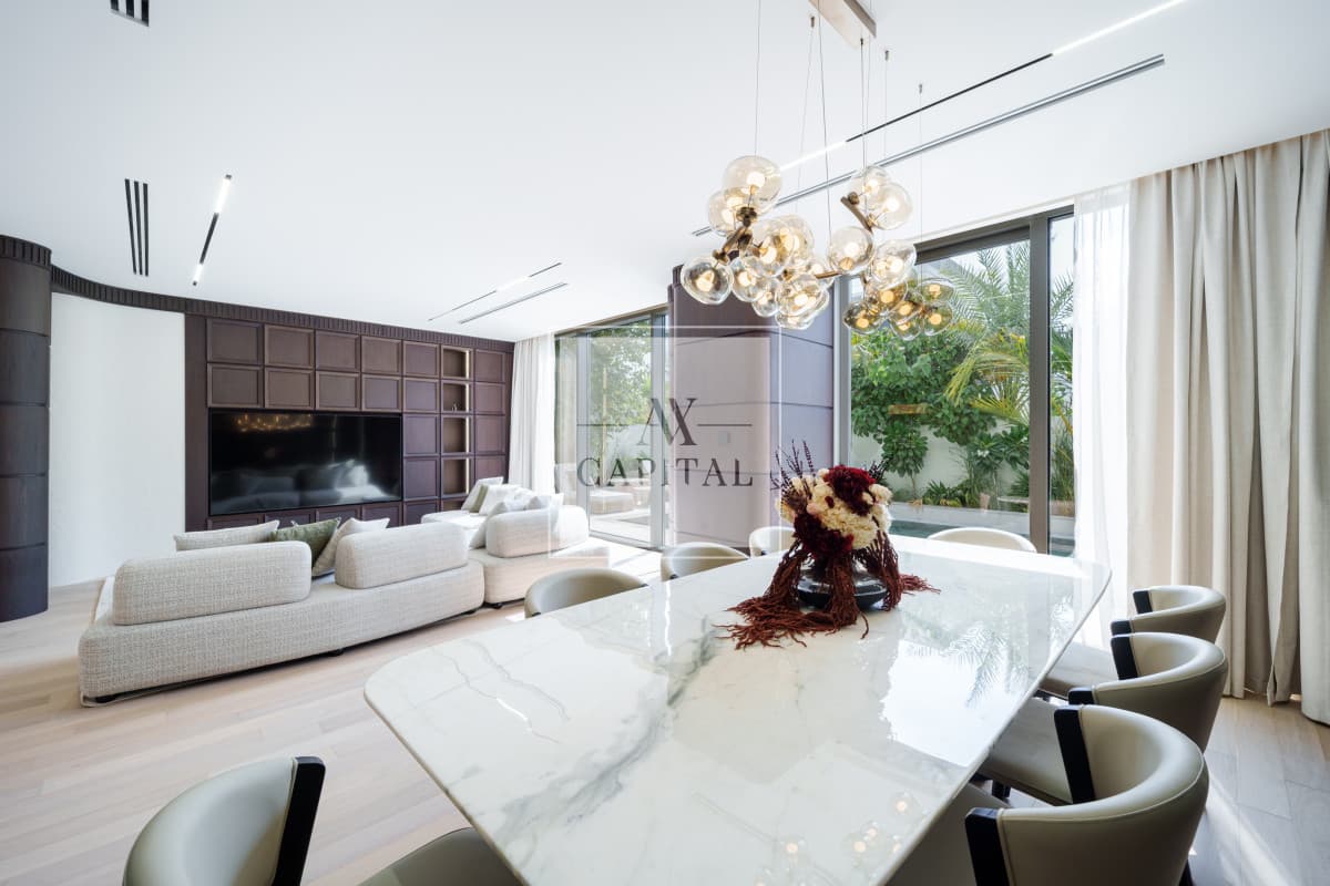 Fully Upgraded | Brand New | Unique Villa - 3