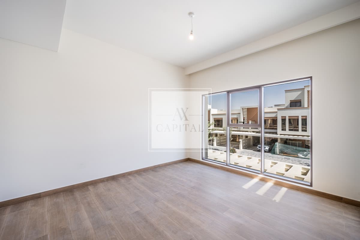 Prime Location | Brand New | Ready To Move - 1