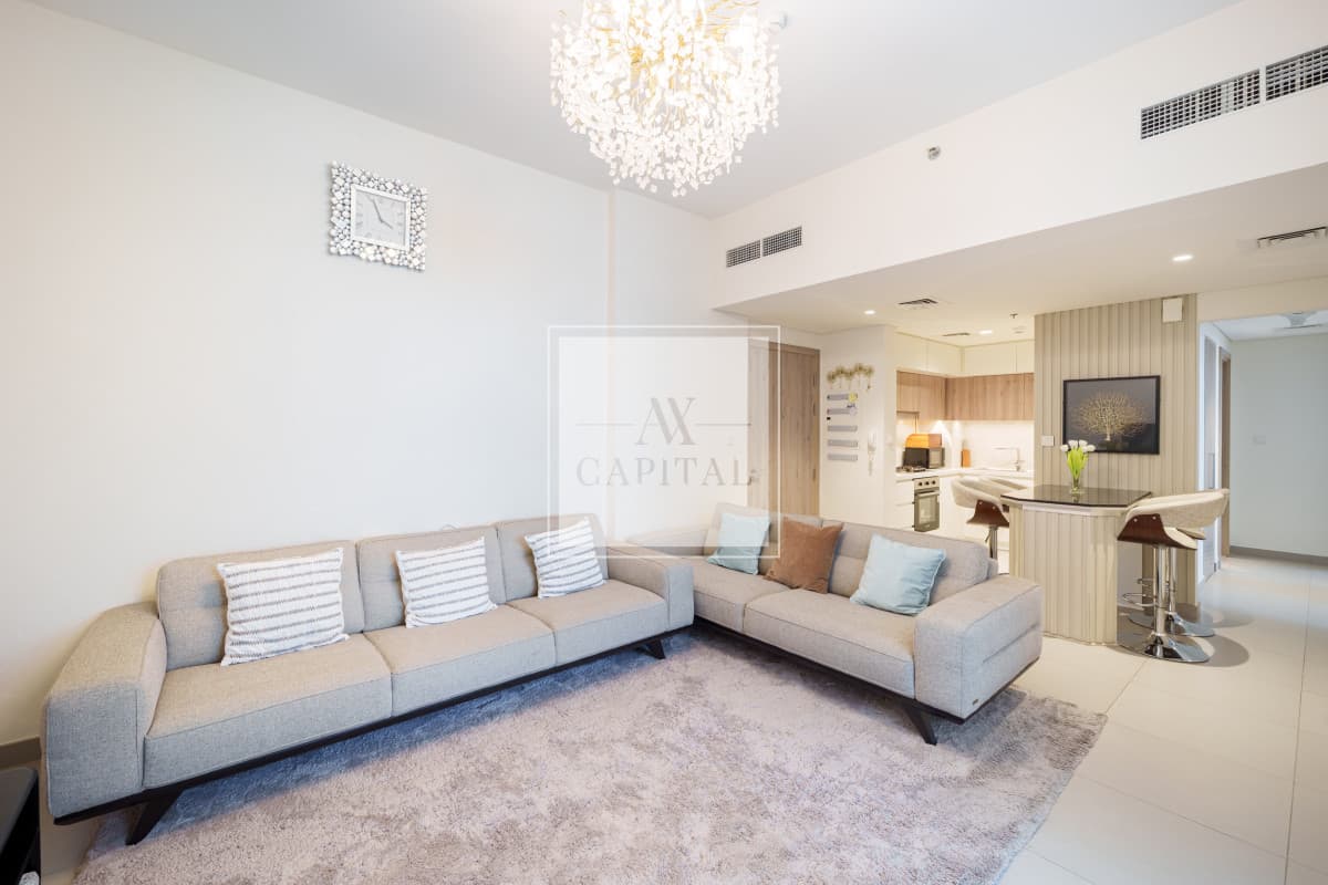 High floor l Close to Park l Furnished l Vacant - 3