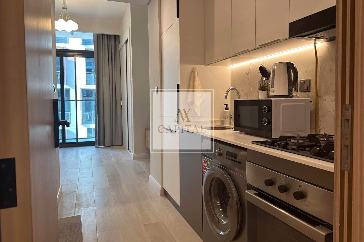 Vacant from September | Luxurious | Near Metro - 2