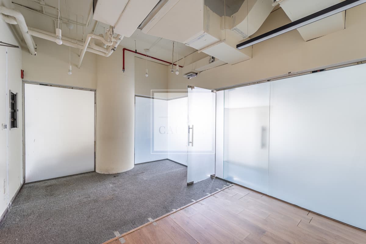 Fitted Office | High Floor | Canal Views | Parking