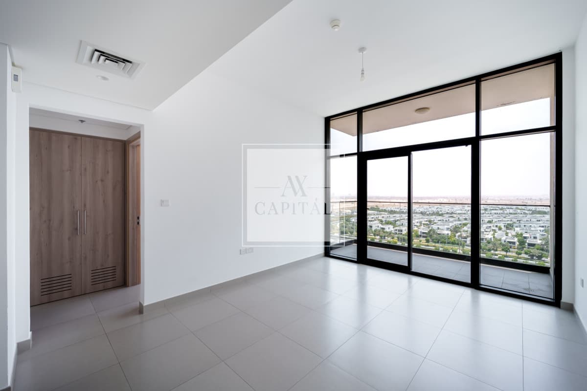 High floor l Close to Park l Unfurnished l Vacant - 2