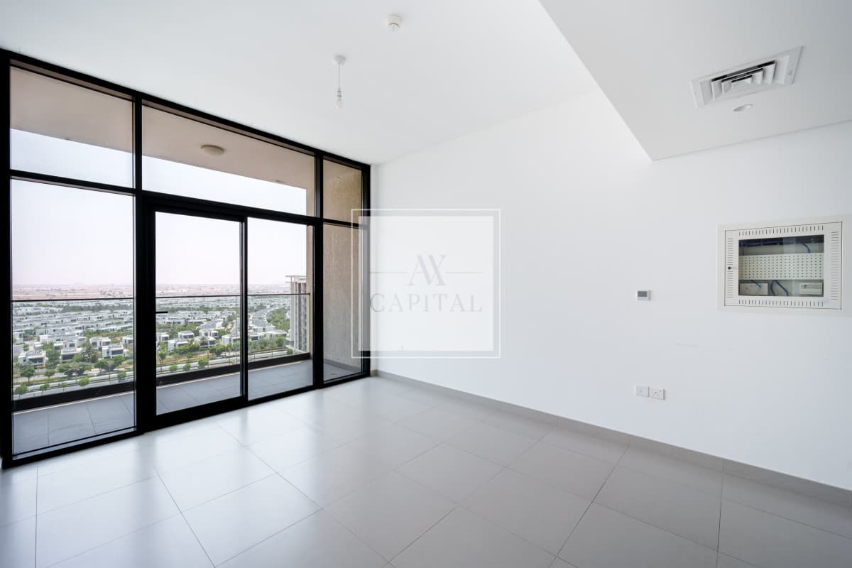 High floor l Close to Park l Unfurnished l Vacant - 3